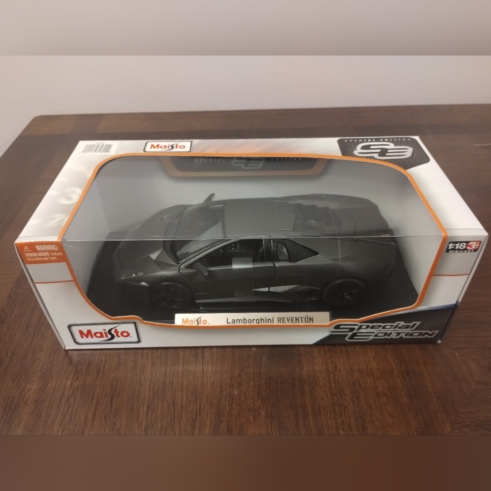 Maisto-Lamborghini Reventon Diecast Model - NWT